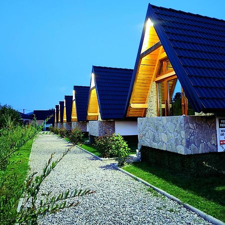 Resort La Familia بيهاتش المظهر الخارجي الصورة