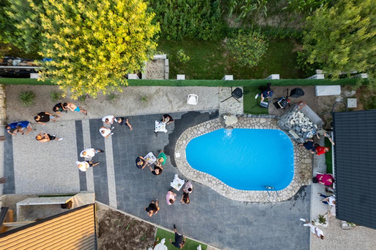 Resort La Familia بيهاتش المظهر الخارجي الصورة